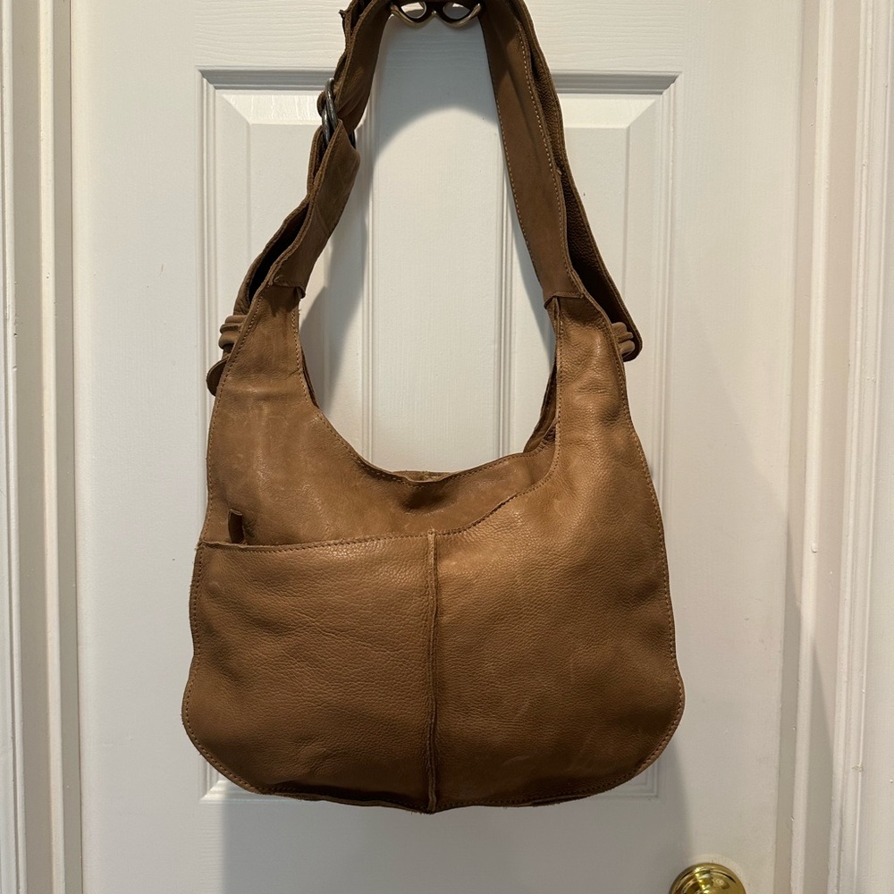 Casual Leather Shoulder Bag in Tan - Everyday Hobo